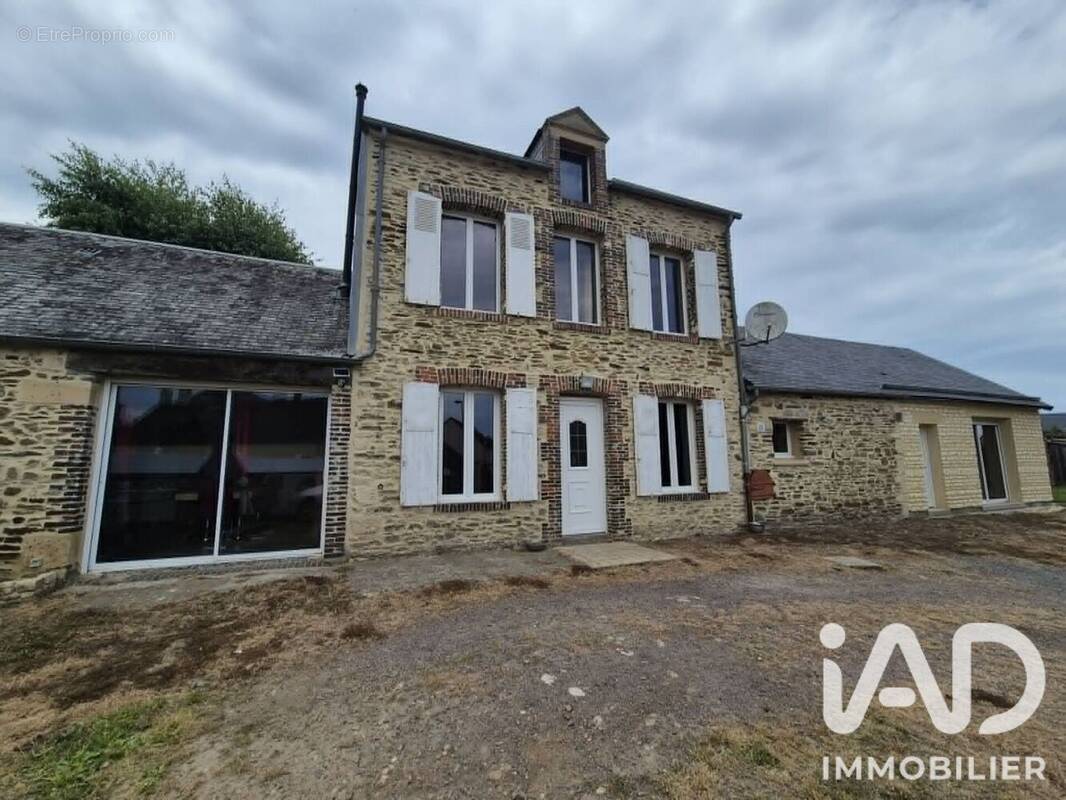 Photo 1 - Maison à LE MOLAY-LITTRY