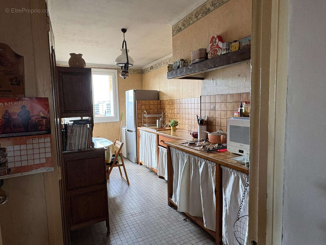 Appartement à MARSEILLE-5E