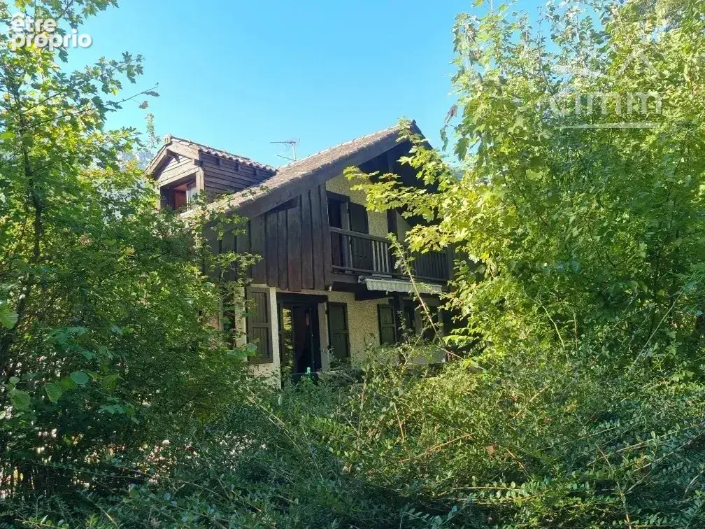 À vendre – Maison de caractère avec piscine, terrain de 2 090 m² et nombreuses dépendances à Saint-Vincent-de-Mercuze - photo 19