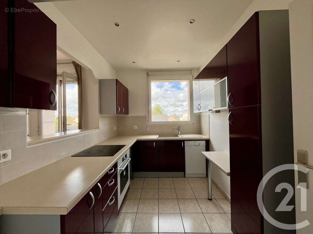 Appartement à SAINT-MAUR-DES-FOSSES