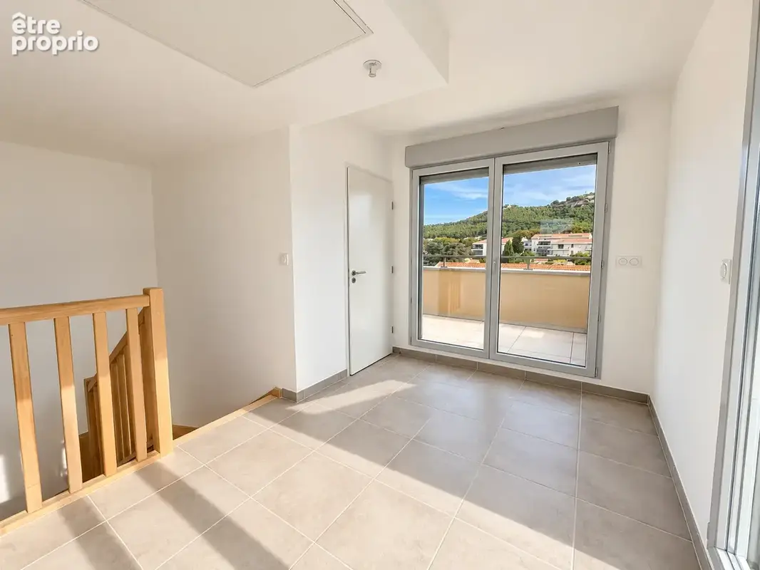 Appartement neuf en triplex de 136,50 m2 avec terrasses   Centre de Six-Fours-les-Plages - photo 10