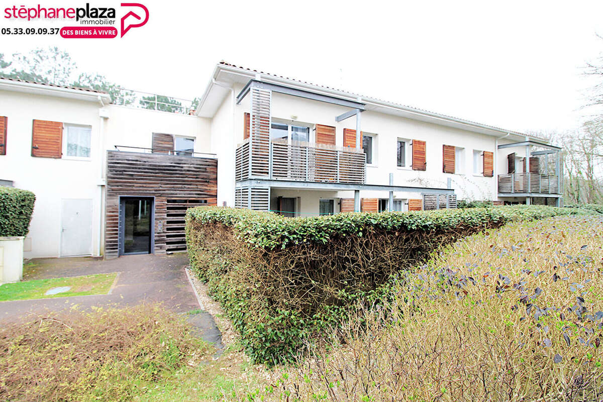 Appartement à PAREMPUYRE