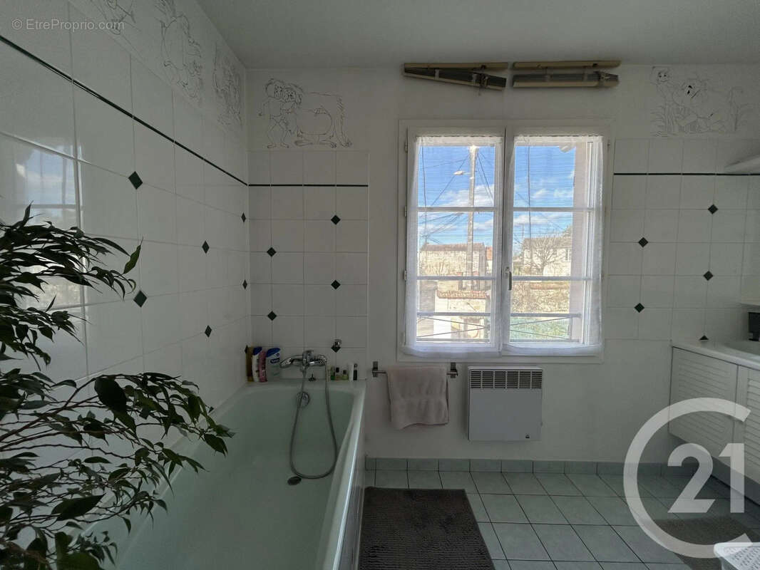 Maison à VULAINES-SUR-SEINE