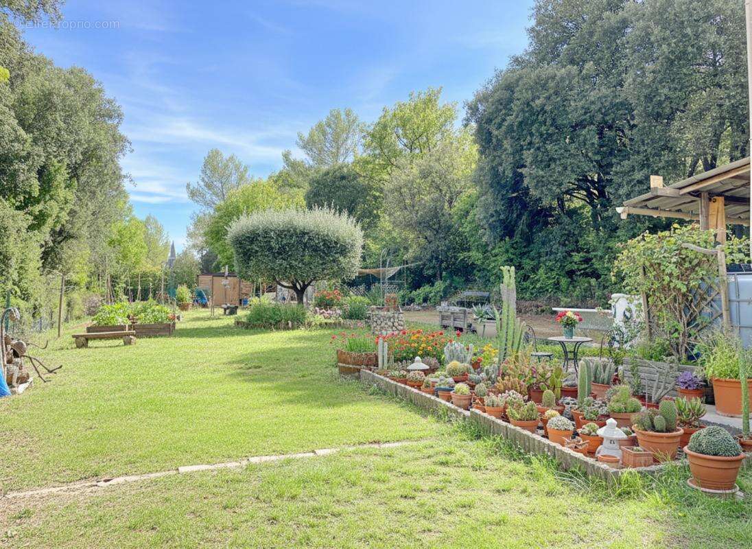 Maison à GINASSERVIS