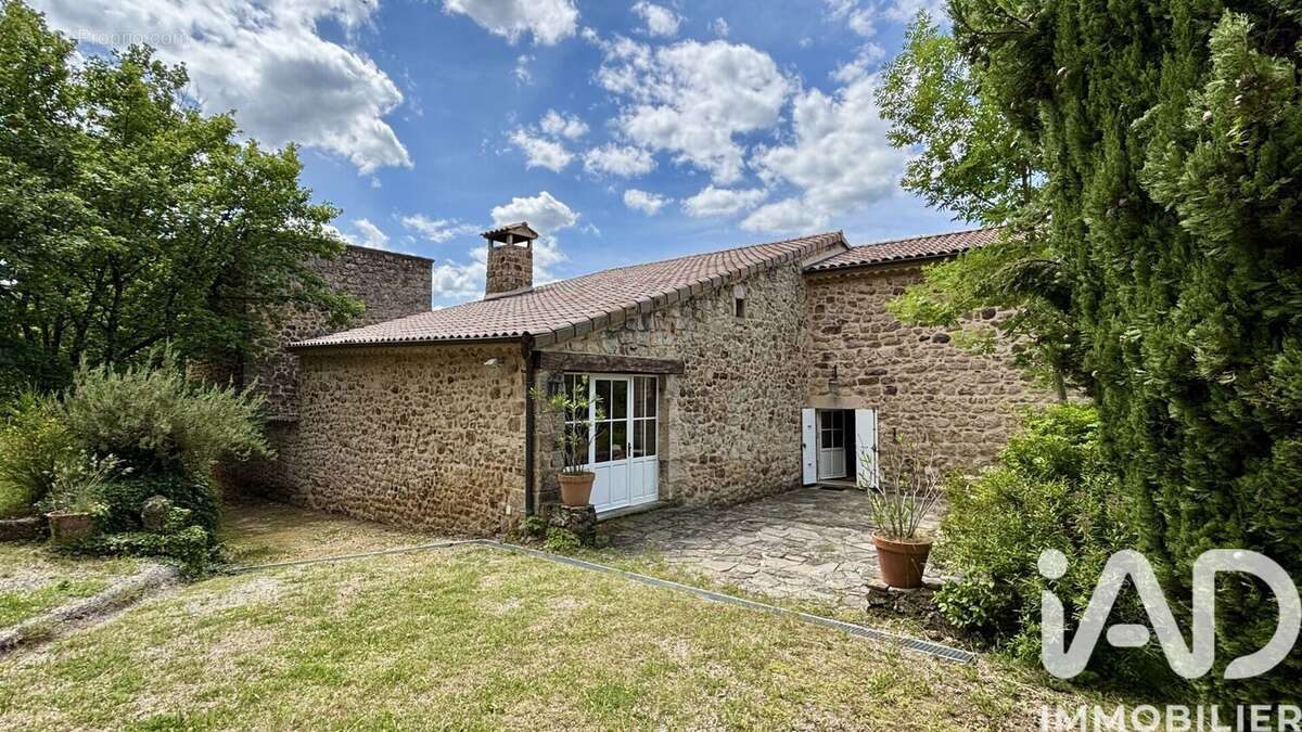 Maison 404 m² à Ailhon  - photo 4