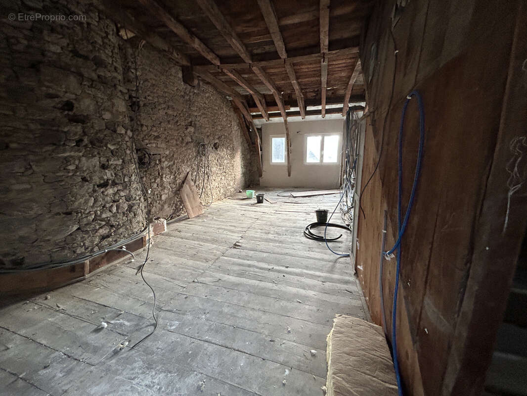 Appartement à CORREZE