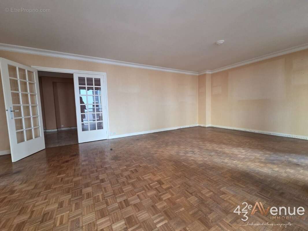 Appartement à SAINT-ETIENNE