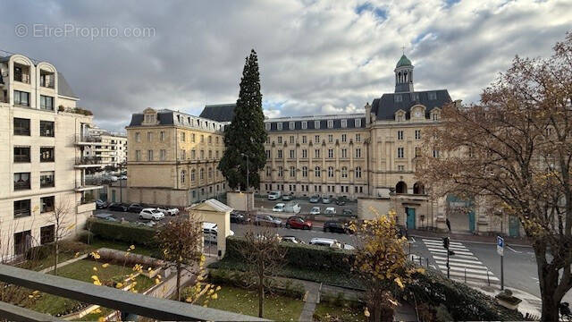 Appartement à ISSY-LES-MOULINEAUX