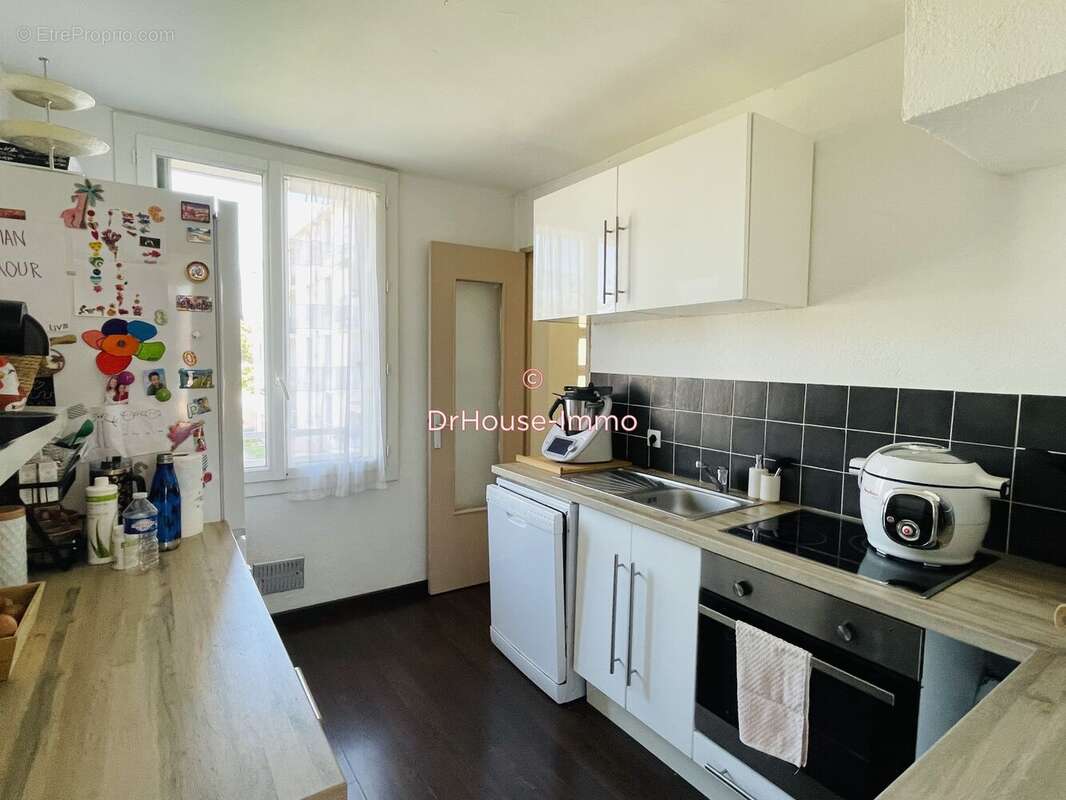 Appartement 41 m² à Vitrolles  - photo 11