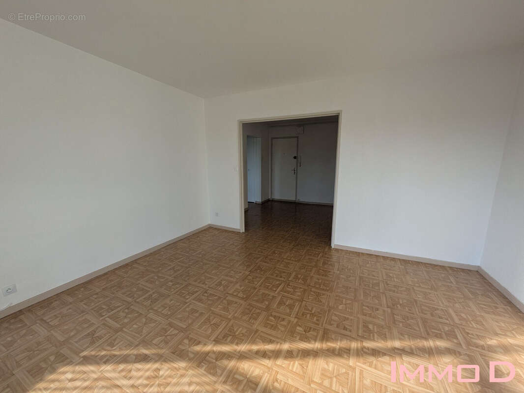 Appartement à THAON-LES-VOSGES