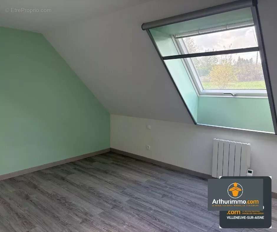 Maison à NEUFCHATEL-SUR-AISNE