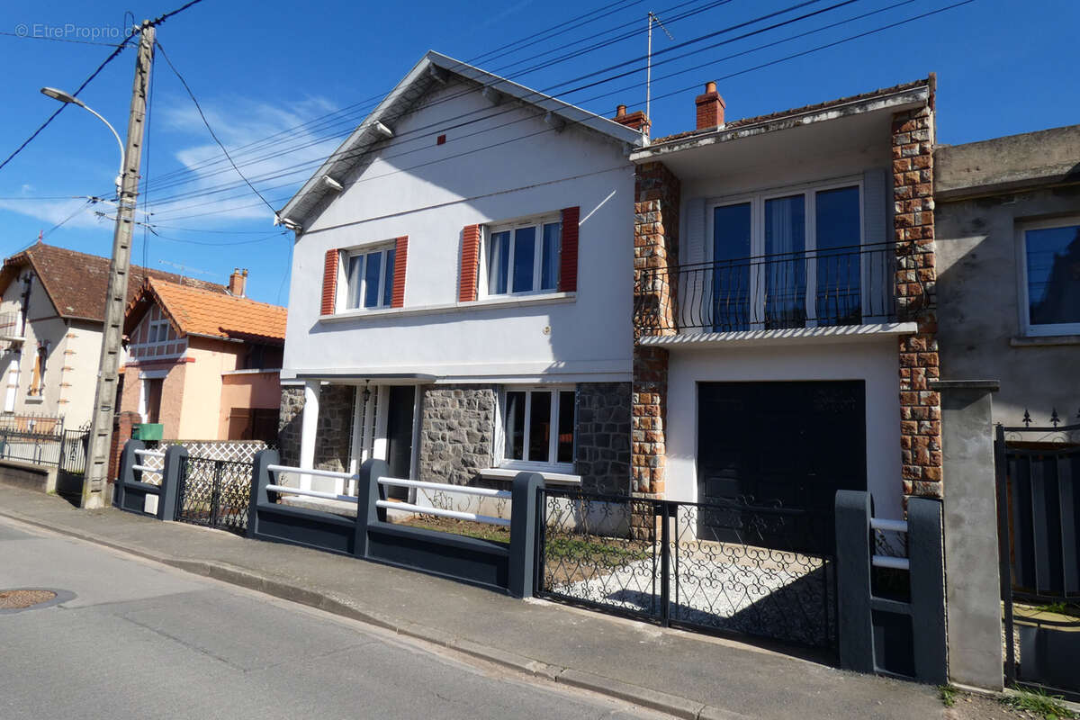 Maison à MONTLUCON