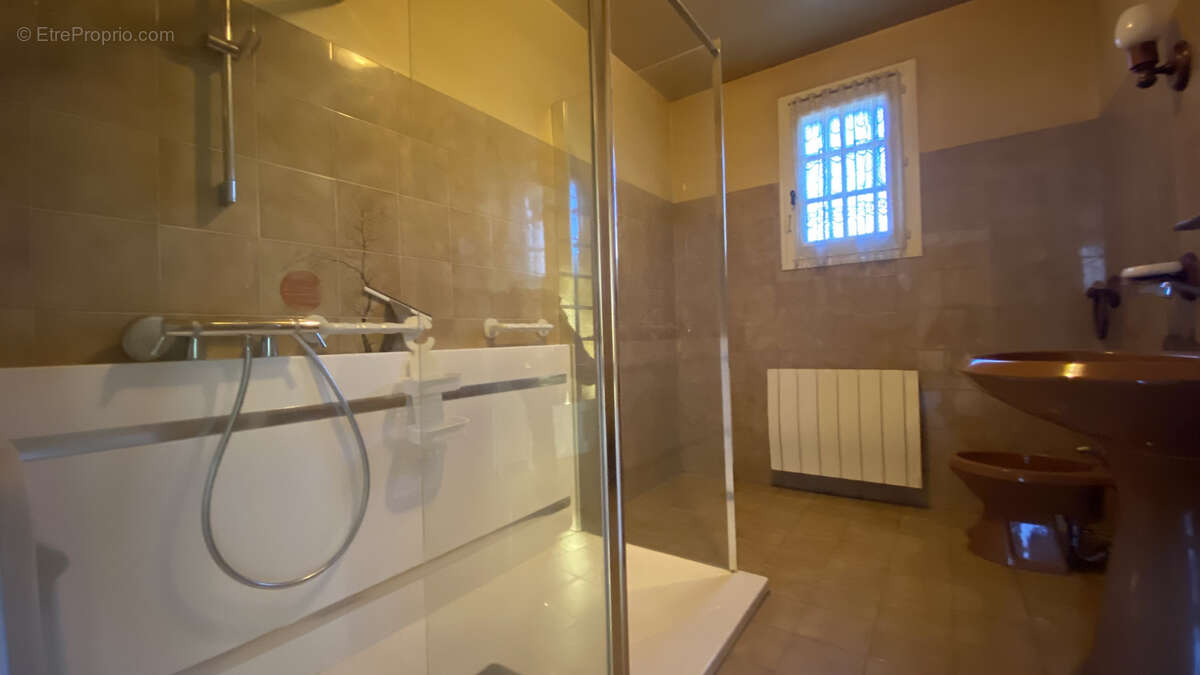 Maison à MORIERES-LES-AVIGNON