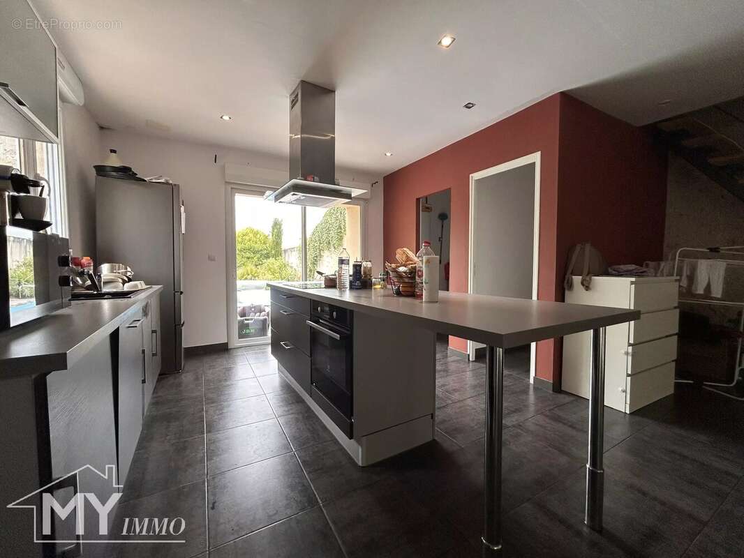 Charmante maison rénovée avec piscine et grand séjour – environnement calme - photo 5