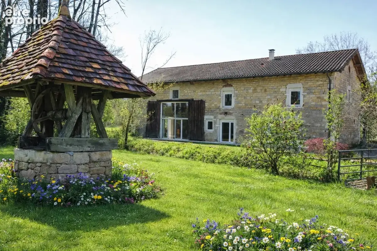 Maison à SAINT-ETIENNE-DU-BOIS