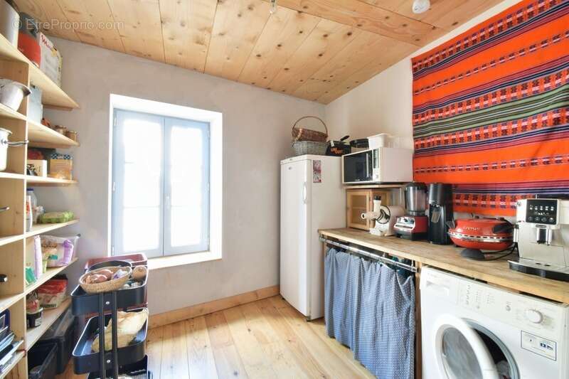 EXCLUSIVITE / Très belle maison avec dépendances et terrain / 63160 Glaine Montaigut - photo 6