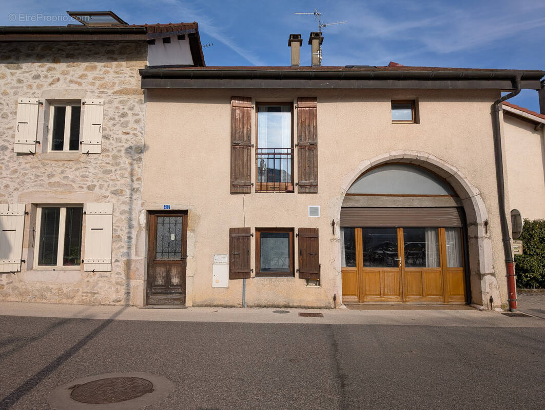 Appartement à CESSY