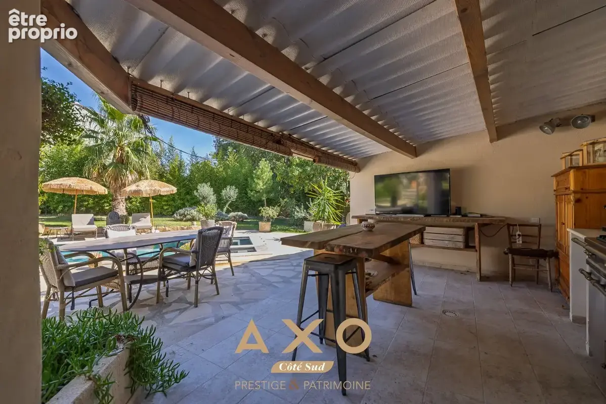 Coudoux - maison de caractère en pierre - 317 m² - 2 habitations - piscine - jardin paysager - terrain 1 600 m² - 1 400 000     - photo 3