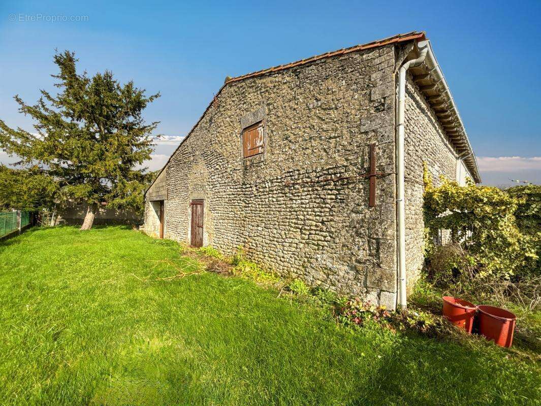 Maison 85 m² à Montils  - photo 3