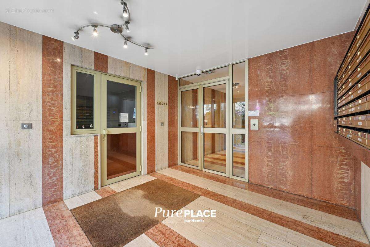 Appartement à PARIS-17E