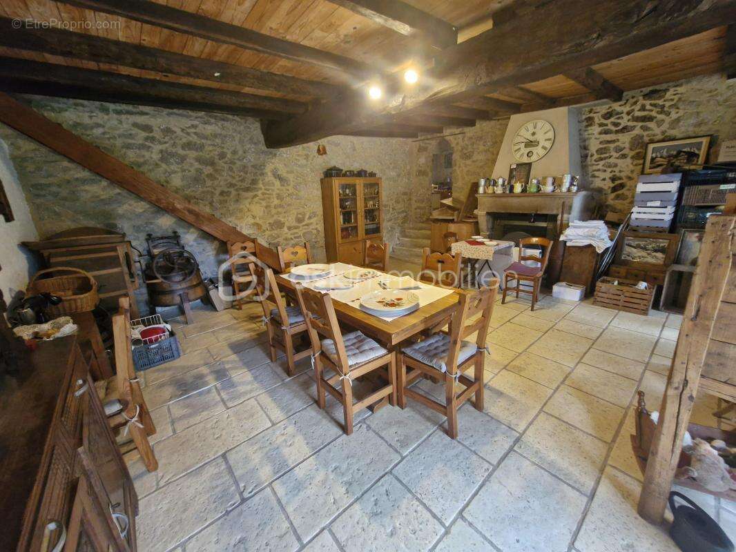 Maison à PORT-SAINTE-FOY-ET-PONCHAPT