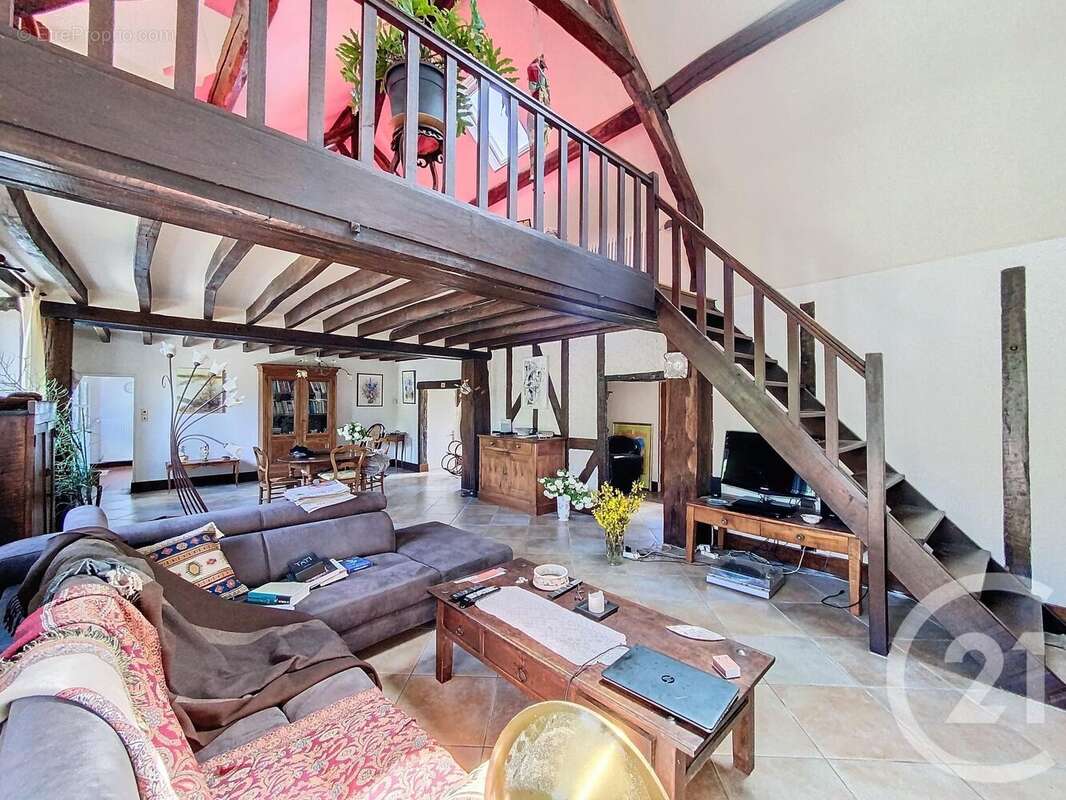 Maison 146 m² à La Ferte-Saint-Aubin  - photo 2