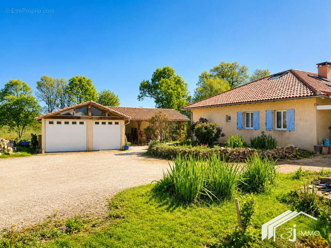Maison à ESCORNEBOEUF