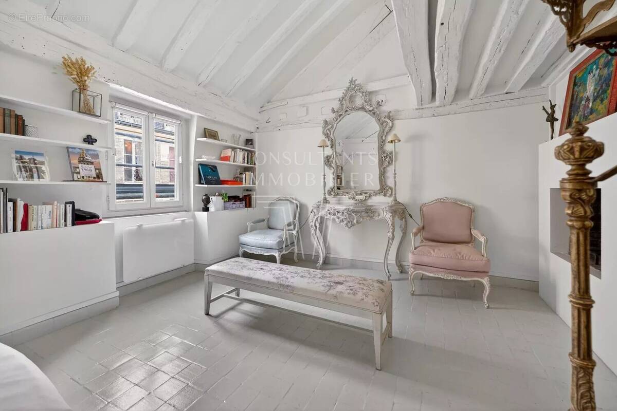 Appartement à PARIS-7E