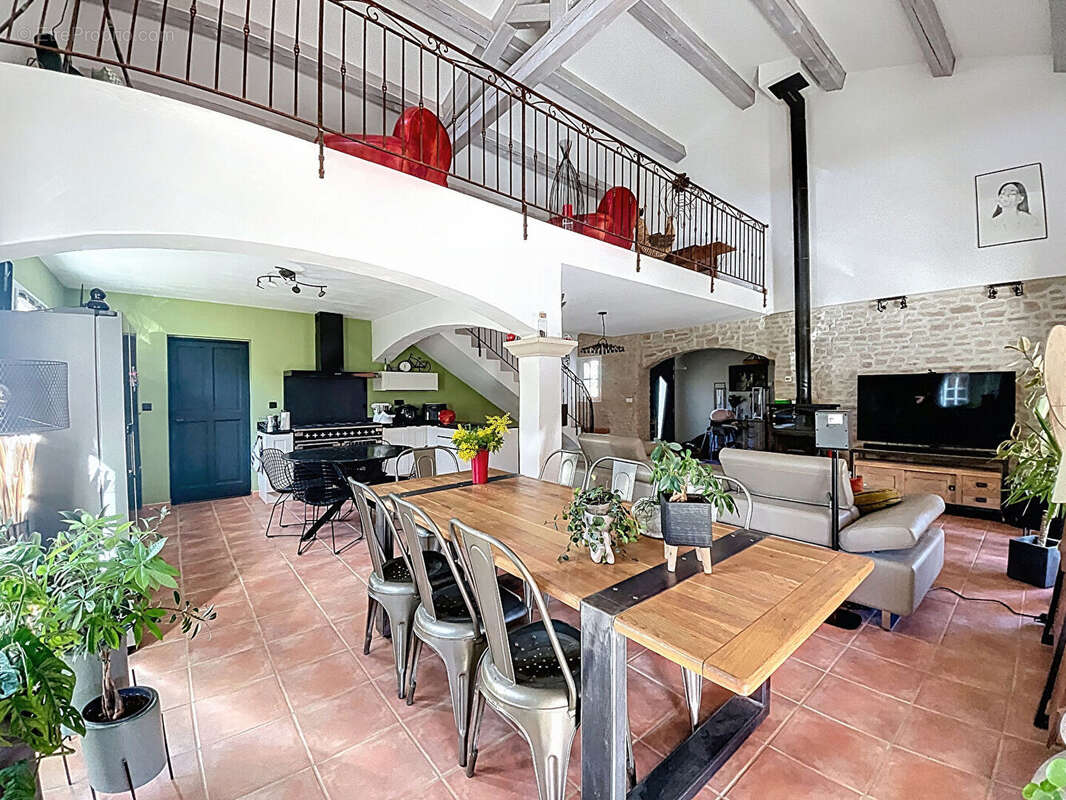Maison 172m² à pierrevert - photo 2