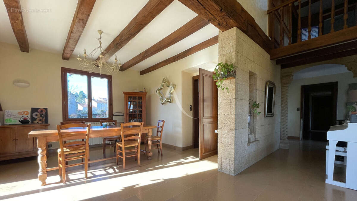 Propriété  7 pièce(s) 230 m2 - photo 14