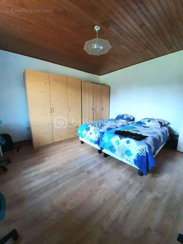 Maison à LA CHAPELLE-MONTBRANDEIX