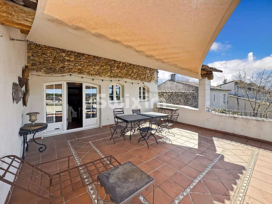 Maison à SAINTE-CECILE-LES-VIGNES