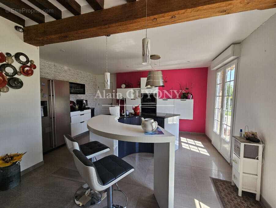 Maison à PONT-L&#039;EVEQUE