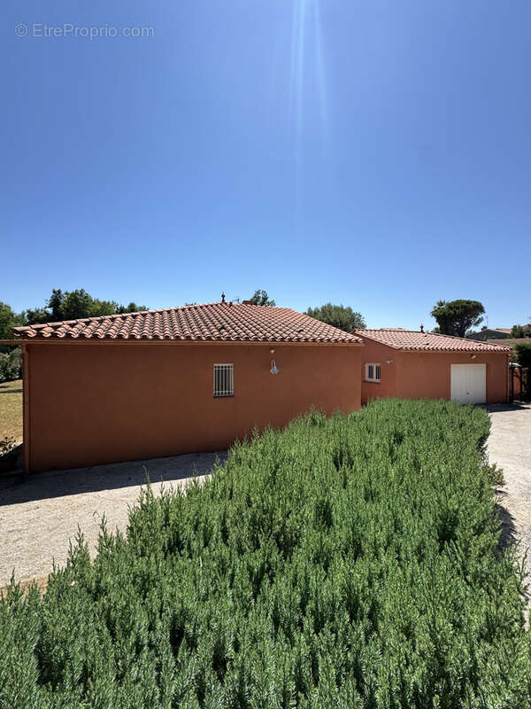 Maison à PEZILLA-LA-RIVIERE