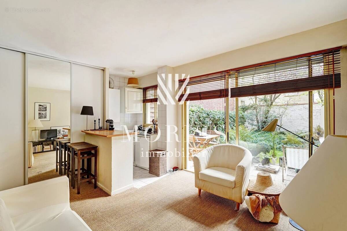 Appartement à COURBEVOIE