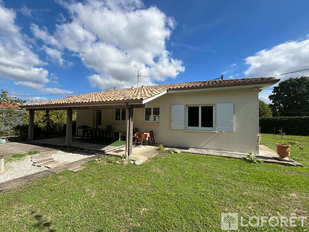 Maison à AMBARES-ET-LAGRAVE