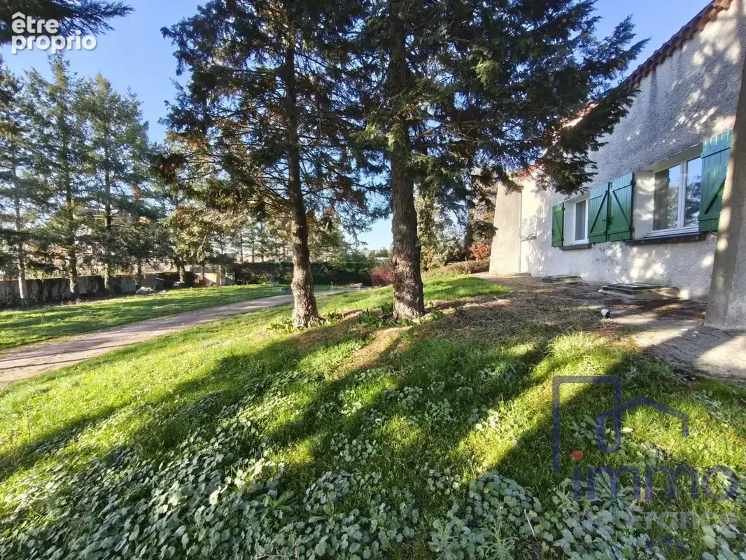 Maison à VEAUCHE