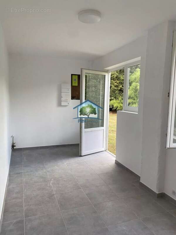 Ensemble immobilier avec maison, dépendances rénovée & ancien hôtel à rénover – Grun-Bordas - photo 9