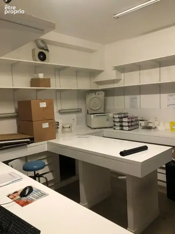 Local commercial - 115.66 m2 - proche place République - photo 8