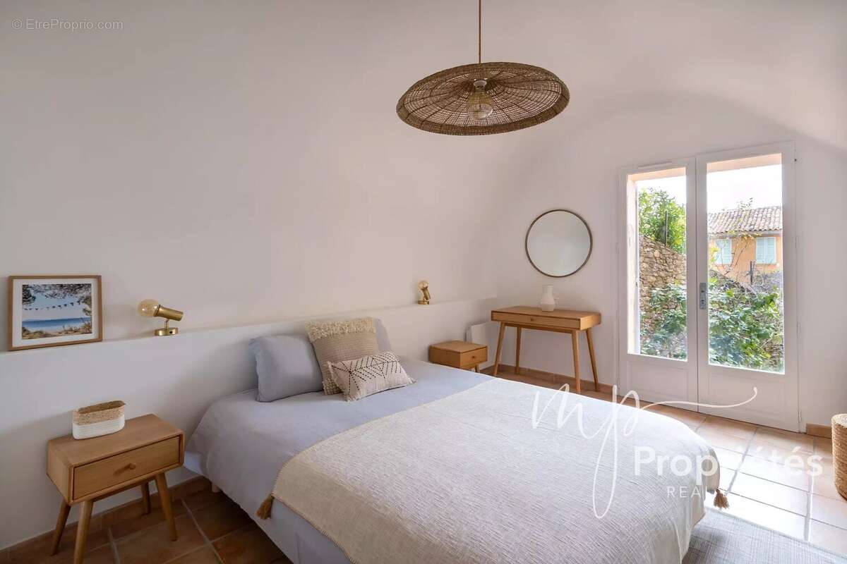 Appartement à BORMES-LES-MIMOSAS