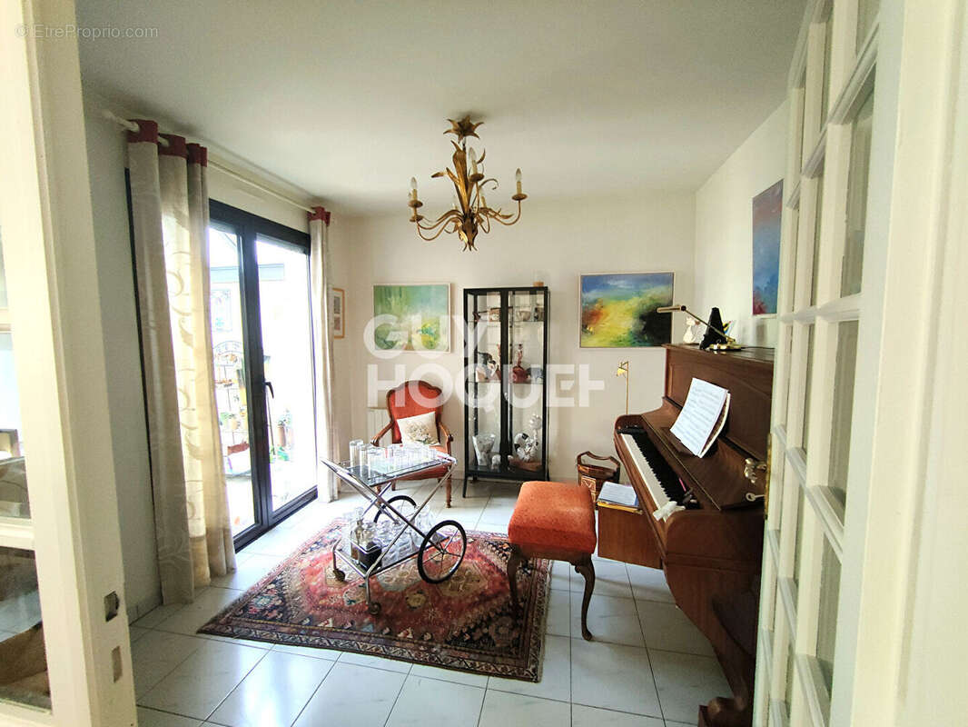 Maison à VILLE-D'AVRAY