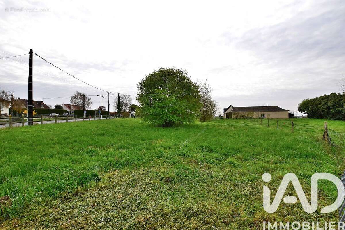 Terrain 782 m² à Sorigny  - photo 2