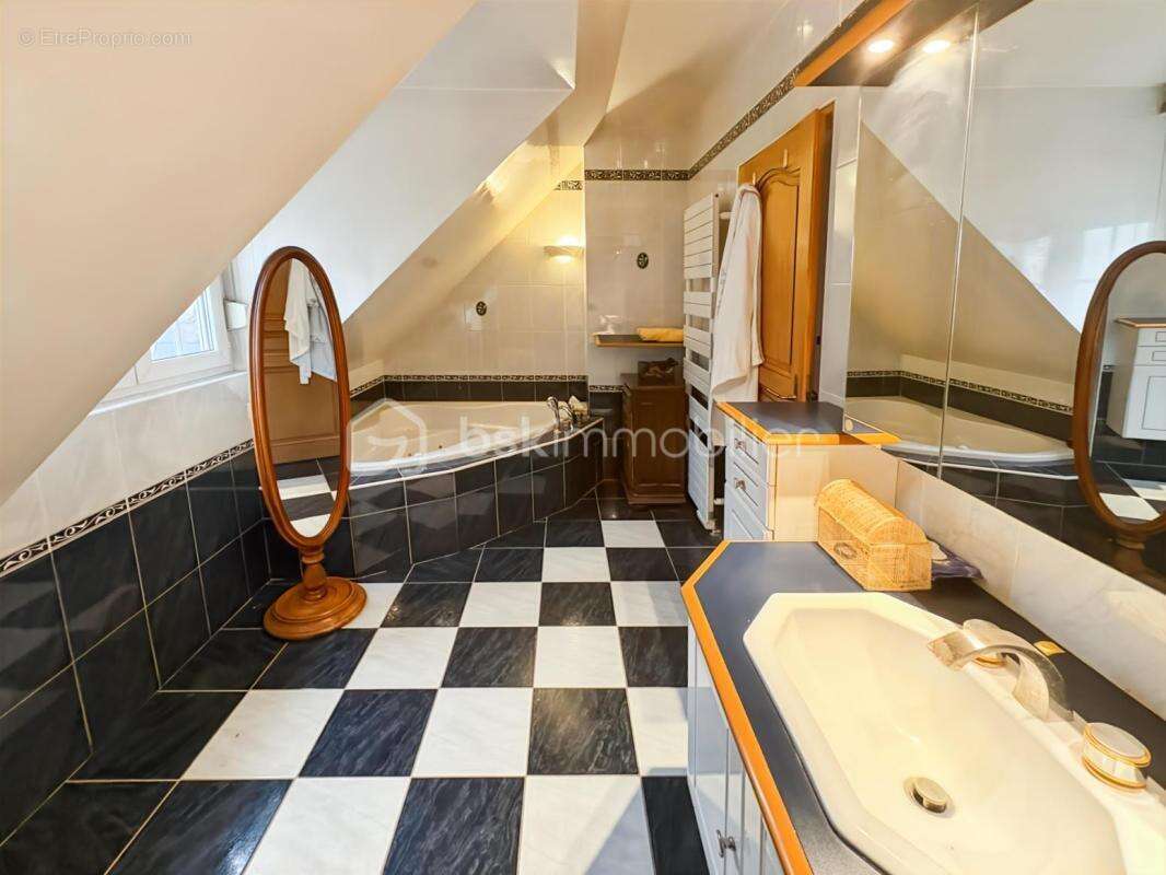 Maison à TREMBLAY-EN-FRANCE