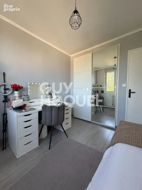 Bel Appartement T3 sur GIVORS d'environ 67 m² climatisé - photo 16