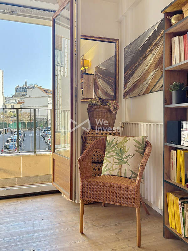 Appartement à PARIS-16E