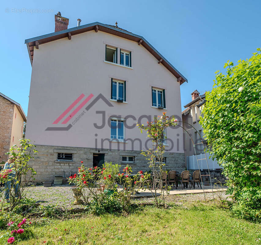 Maison 211 m² à Lons-Le-Saunier  - photo 3