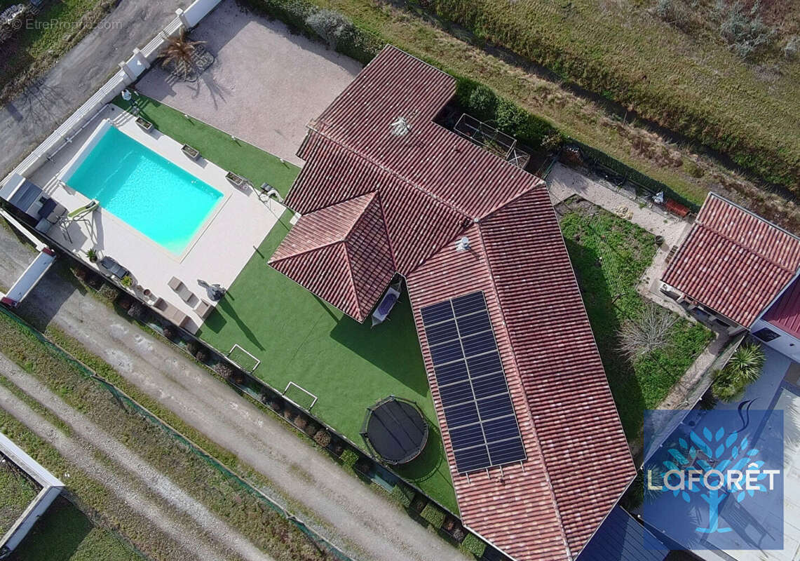 Maison à RION-DES-LANDES