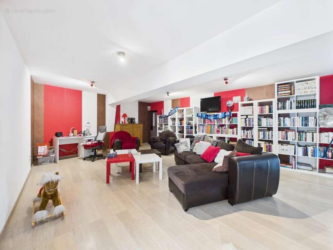 En exclusivité: SAULIEU CENTRE VILLE: Immeuble à usage de commerce et habitation - photo 9