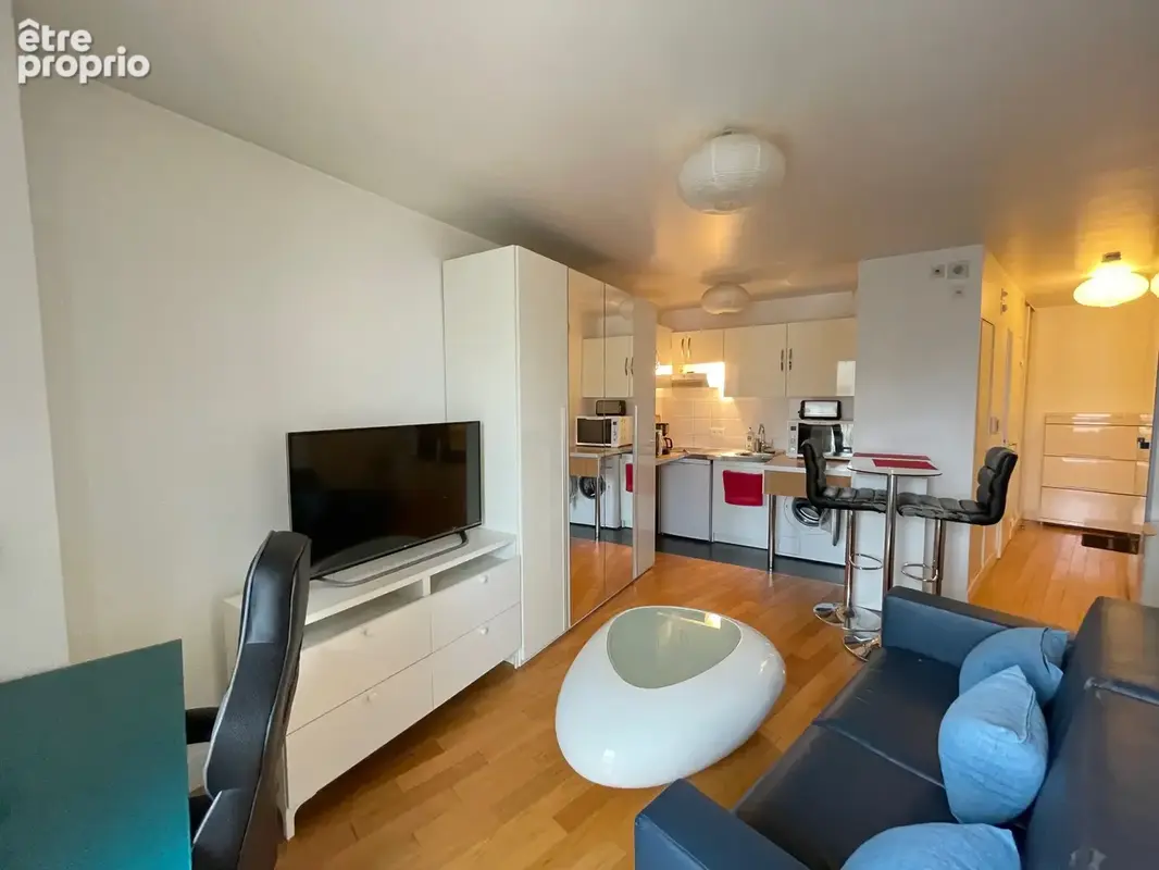 PARIS 18eme - Beau studio - photo 11