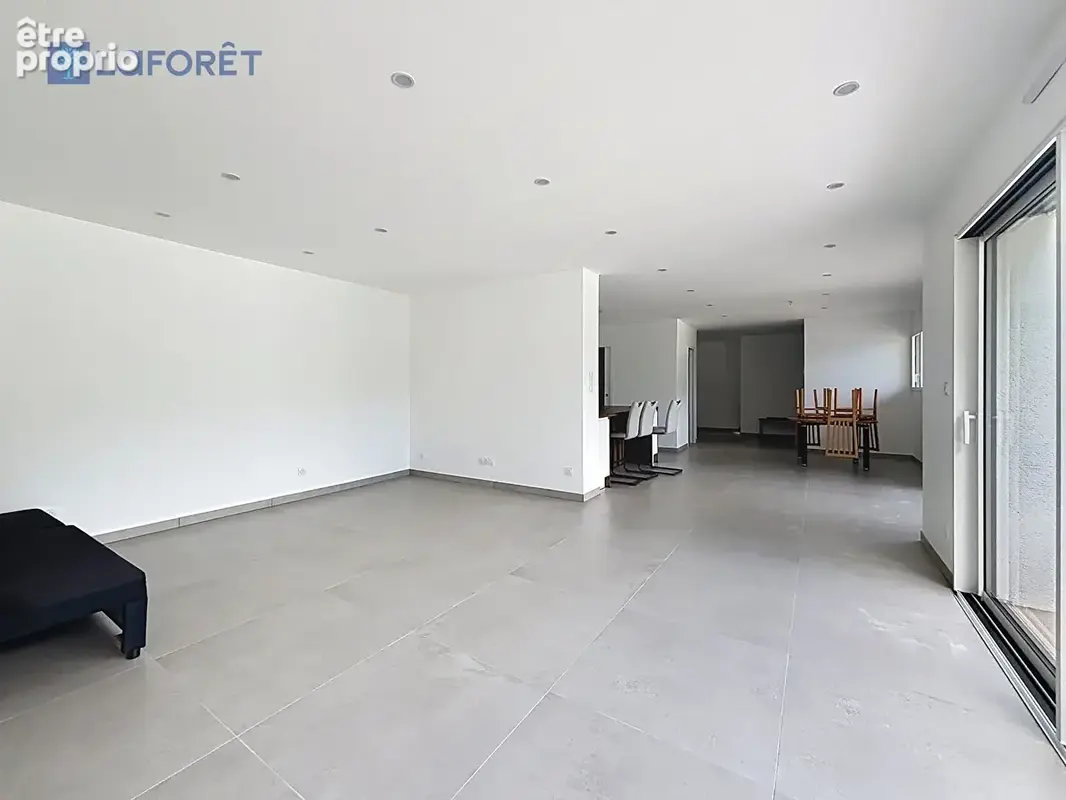 A vendre Maison contemporaine de 2025  Prestations de qualité et cadre privilégié - photo 4